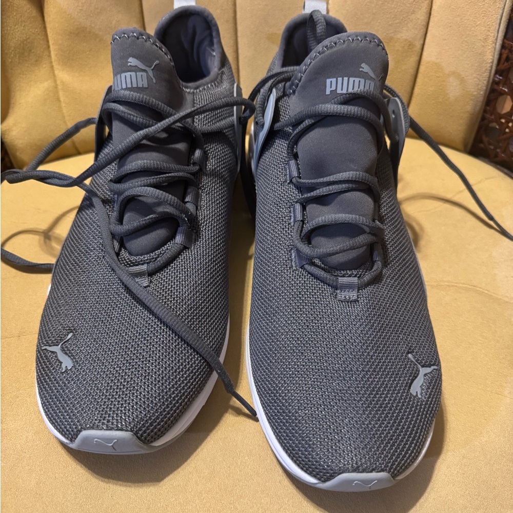 Sold…..Women’s Puma Sneakers